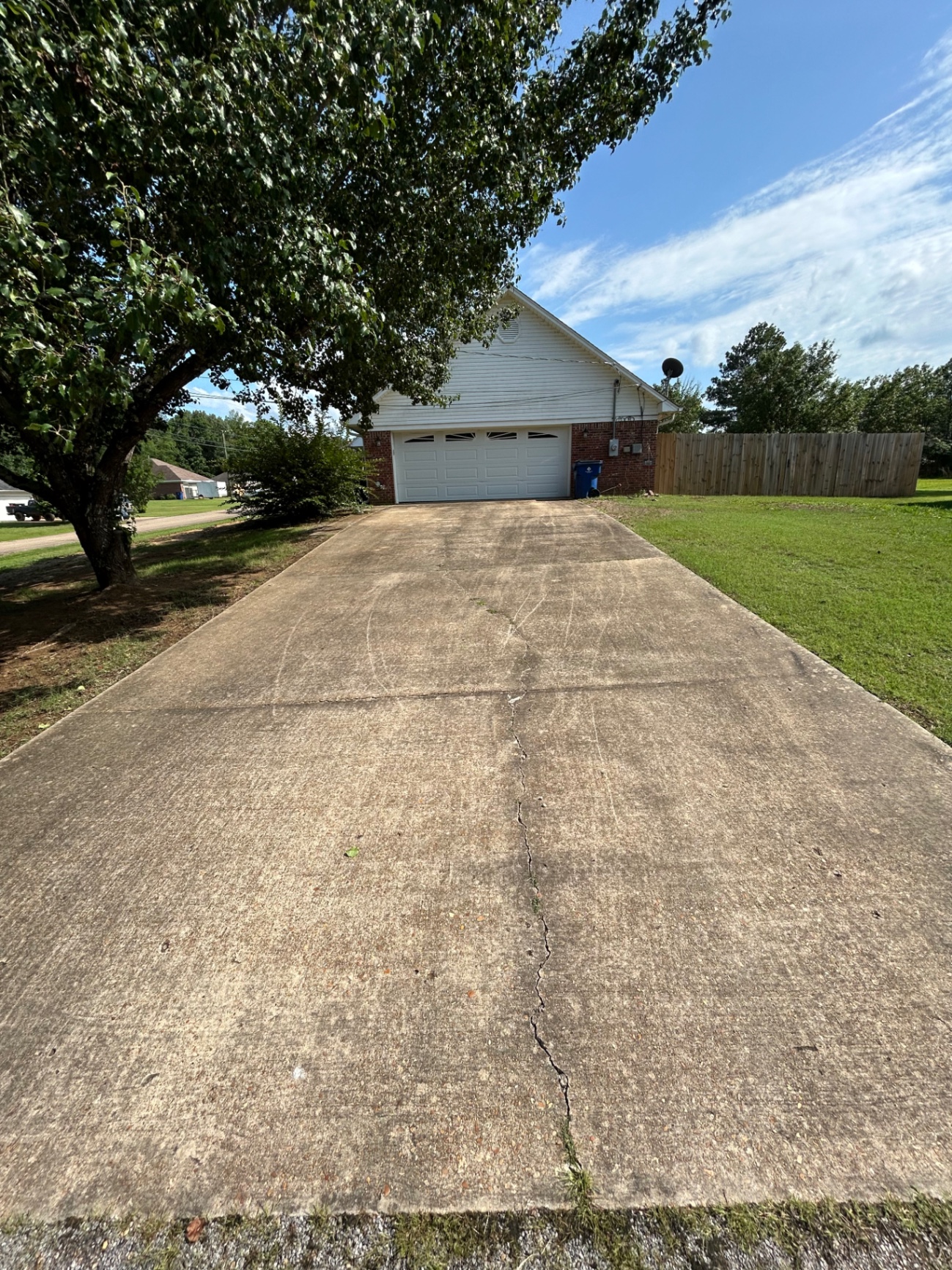 Driveway — before cleaning in Pontotoc, MS